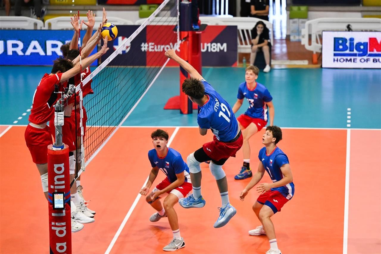 Česká reprezentace v obraně na mistrovství Evropy U18