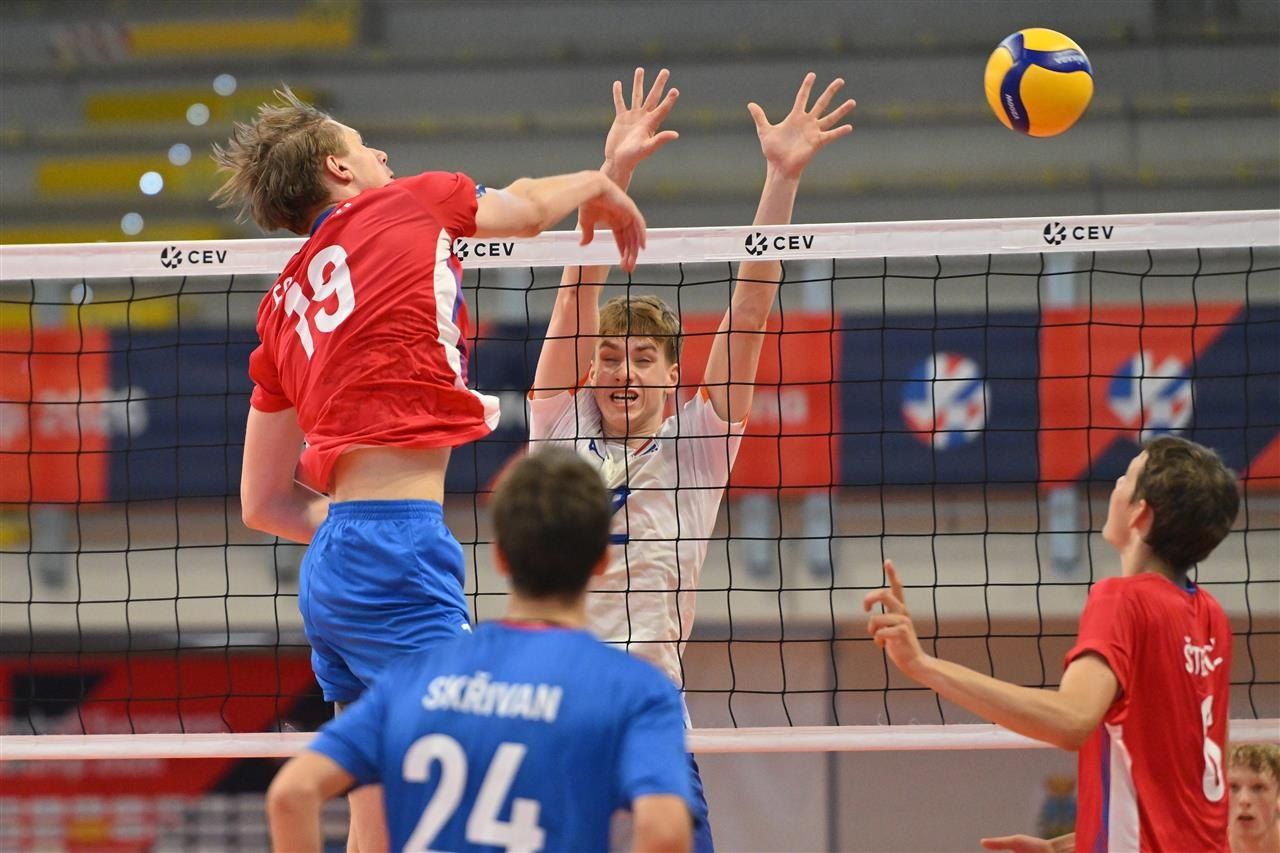 Útok české reprezentace přes blok na mistrovství Evropy U18