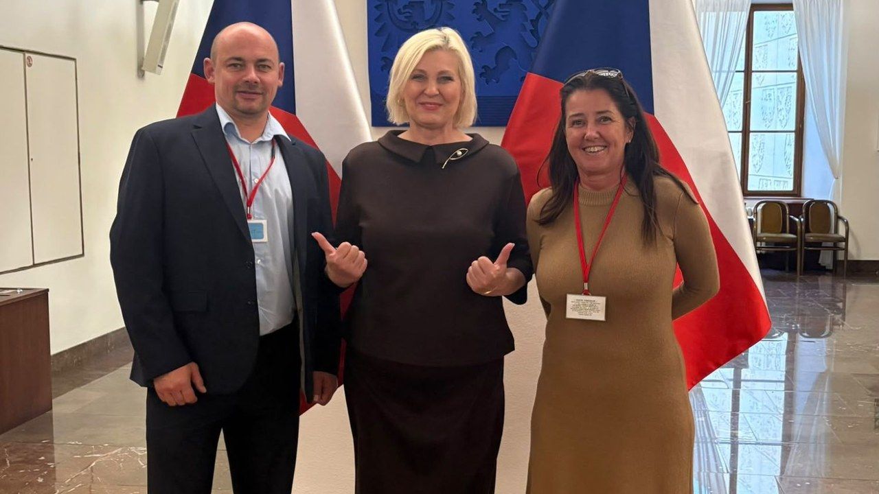 Návštěva Poslanecké sněmovny: o Národním volejbalovém centru, nové hale a ubytování